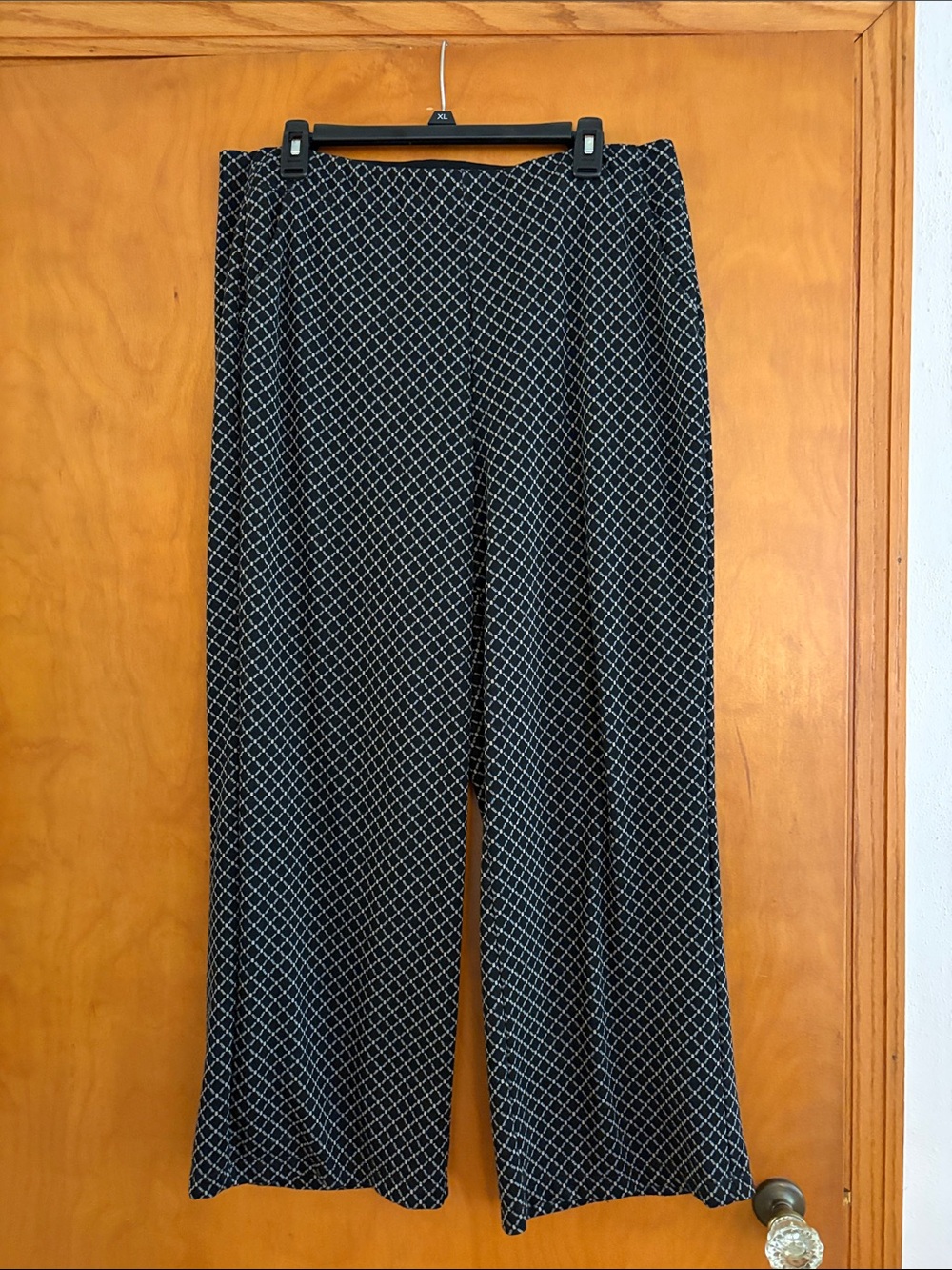 Maxstudio Wide-Leg Pants with White Diamond Grid